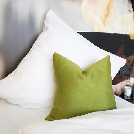 Hotel Ts By Wmm *